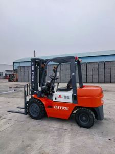 Chariot élévateur diesel d'occasion Red K35 Heli de 3,5 tonnes avec mât à trois étages pour les industries de détail et les chantiers logistiques exigeants - Product Image 2