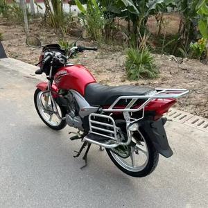 Motocicleta de Calle de Alto Rendimiento con Diseño Elegante de Gasolina - Product Image 2