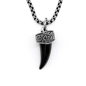 Yunnique Collar con colgante de diente de lobo de acero inoxidable para hombre, joyería con forma de animal, accesorio de moda - Product Image 1