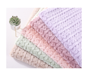 Tela Jacquard de piel de conejo sintética de pelo trenzado de lana de poliéster 100 reciclado para manta de invierno ropa de mujer - Product Image 1