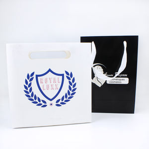 Bolsa de regalo de papel de Arte Negro de gama alta con logotipo de lámina caliente dorada Lazo de cinta con mango troquelado para velas - Product Image 6