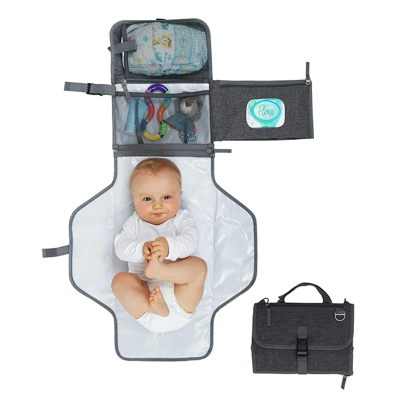 Trocador de fraldas portátil com logotipo personalizado, kit de troca de fraldas dobrável à prova d'água para viagens, almofada de bebê portátil com tapete de troca de fraldas
