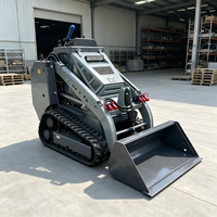 Chargeuse compacte sur chenilles V800, moteur Kubota haute performance, conforme EPA Euro5, équipement agricole et de construction, garantie 1 an