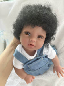 13 pouces Bebe réaliste peau noire Silicone <span class=keywords><strong>Reborn</strong></span> bébé fille étanche Mini jouet main détaillée 3D peinture poupée de mode pour les filles - Product Image 2