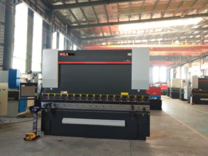 Sistema Deem DA66T de alta eficiencia, 3200-160T, cnc, freno de prensa con bloque de dedo motorizado - Product Image 6