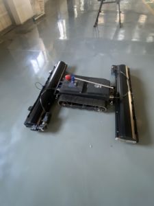 Équipement intelligent de <span class=keywords><strong>nettoyage</strong></span> de panneaux photovoltaïques anti-chute, robot de <span class=keywords><strong>nettoyage</strong></span> de panneaux solaires avec une largeur de <span class=keywords><strong>nettoyage</strong></span> de 1,2 m - Product Image 3