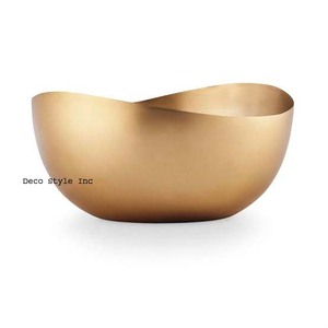 Portavelas de Metal Dorado en Forma de Barco, Portavelas de Latón - Product Image 1