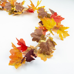 Guirlande murale en feuilles d'érable artificielles Hongyu, fleurs en soie, décoration d'automne, Halloween, fête de la récolte, décoration de fête - Product Image 4