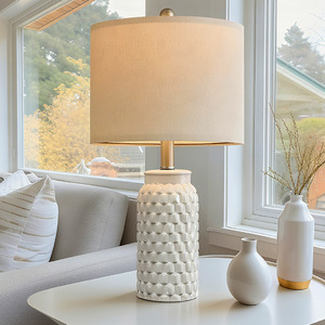Lámpara de mesa de cerámica moderna E27 con pantalla LED de color blanco para decoración de dormitorio y estudio - Product Image 4