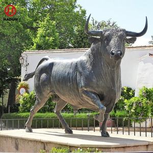 Sculpture animalière en métal grandeur nature décorative pour parc extérieur <span class=keywords><strong>Taureau</strong></span> Statue en bronze - Product Image 6