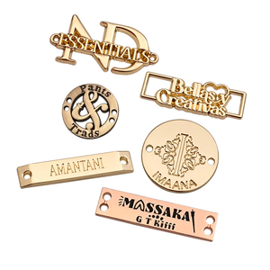 Commercio all'ingrosso inciso logo del marchio <span class=keywords><strong>di</strong></span> abbigliamento personalizzato etichette in metallo Tag per costumi da bagno scarpe <span class=keywords><strong>di</strong></span> biancheria intima - Product Image 4