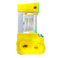 Distributeurs automatiques de capsules, machines gashapon et flippers, bornes d'arcade à pièces et machines à jouets Gachapeng.