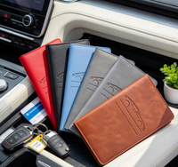 Étui de protection en cuir personnalisé pour documents d'assurance automobile essentiels, couleur beige, sacs cadeaux pour petites entreprises de luxe