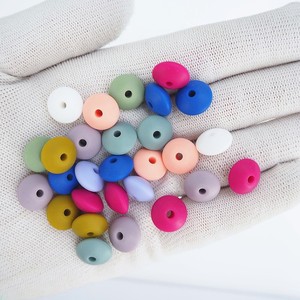 빠른 배송 재고 상품 인기 판매 12mm 실리콘 플랫 주판 구슬 다채로운 색상 DIY 친환경 무독성 렌틸 구슬 - Product Image 3