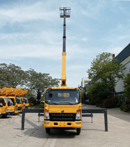 Camión Grúa SINOTRUK HOWO 6.3T con Plataforma Azul, Camión de Trabajo Aéreo con Grúa de 15m de Altura y Plataforma de 200kg, Motor WP2.3Q140 - Product Image 5