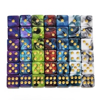 Lot de dés miniatures D6 de 12 mm en acrylique bicolore marbré à six faces avec points dorés pour jeux de société TTRPG