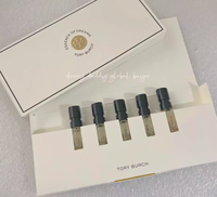 Coffret Échantillons de Parfum Élégant 5 Bouteilles Tailles 2ml et 10ml Boîte à Fermeture Magnétique Auto-érectile en Carton Recyclé avec Doublure en Éponge pour