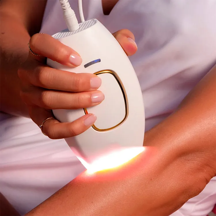 Le plus populaire haute puissance Laser Ipl épilateur épilateur combiné femmes peau épilation du visage Machine à la maison