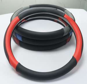 Housse de volant de voiture en cuir PVC, style sport, antidérapante, respirante, protection de volant, vente chaude en usine - Product Image 4