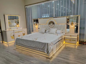 Mobili per <span class=keywords><strong>Camera</strong></span> <span class=keywords><strong>da</strong></span> <span class=keywords><strong>Letto</strong></span> di Lusso Stile Reale con Specchi, Set Classici di Arredamento per <span class=keywords><strong>Camera</strong></span> <span class=keywords><strong>da</strong></span> <span class=keywords><strong>Letto</strong></span> con Specchi dal Produttore di Foshan - Product Image 2