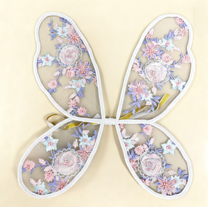 Ailes de fée brodées, ailes de papillon florales en rose abricot et jaune, idéales pour les fêtes de fées dans le jardin - Product Image 4