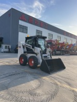 Chargeuse compacte sur pneus de 2800 kg, diesel, 4 roues motrices, hydraulique, robuste, avec cabine climatisée, moteur et pompe