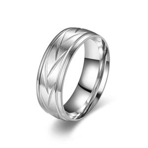 Lot de 2 bagues pivotantes rayées en acier inoxydable de 8 mm, bijoux de fiançailles et de fête pour couples, en argent massif noir à bord biseauté, style mode - Product Image 5