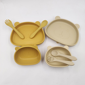 Assiette en silicone souple anti-chute pour bébé, motif dessin animé, avec ventouse, vaisselle pour tout-petits et enfants, vente en gros - Product Image 2