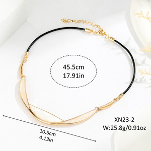 Collier géométrique en alliage de zinc en forme de croissant, rose et blanc, en forme de U, bijoux de fête - Product Image 4