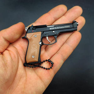 Pistolet miniature en alliage 1:3 Modèle PUBG Jeu d'enfant <span class=keywords><strong>Beretta</strong></span> Simulation 92F Porte-clés pistolet en métal Pendentif Mini pistolet jouet Porte-clés pistolet - Product Image 3