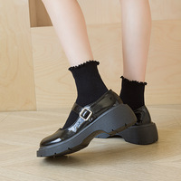 Chaussettes à volants fantaisie populaires pour femmes, chaussettes à volants mignonnes pour femmes, chaussettes en coton de couleur unie absorbant la transpiration, chaussettes à volants blanches pour filles