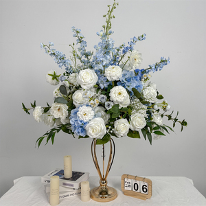 Centro de mesa realista de rosas artificiales de seda, ecológico, hecho a mano, en azul y blanco, para el hogar, bodas, escuela. - Product Image 1