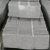 Pierre naturelle G602 Escalier de granit Surface flammée Tuile de granit gris sésame pour sol