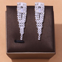 Nouvel Arrivage – Ensemble Collier et Boucles d'Oreilles Style Moderne 4 Pièces avec Strass – Prêt à Porter – Bijoux Élégants pour Usage Quotidien – Vente au Détail