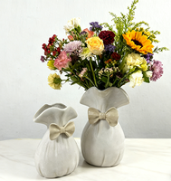 Vase en céramique Art Déco avec nœud décoratif, idéal pour la décoration de table et les cadeaux