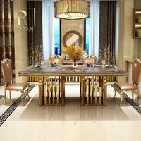 Table à manger rectangulaire en marbre blanc de haute qualité, design de salon, villa de luxe exclusif, base en métal doré, dubaï arabie saoudite