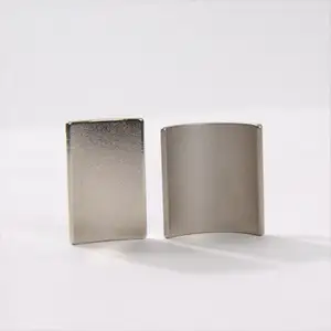 Magnete vendita calda abile produttore campione gratuito generatore di corrente personalizzato grande magnete segmento arco motore industriale