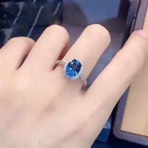 Женское кольцо из серебра 925 пробы, с натуральным голубым сапфиром