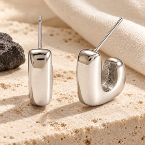 Manchette d'oreille géométrique en acier inoxydable avec serti à griffes, bijou de piercing tendance pour femme - Product Image 3