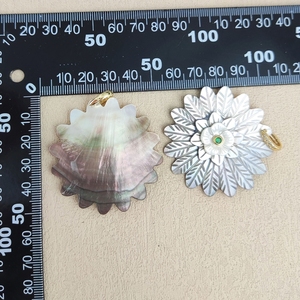 Nouvel Arrivage Pendentif <span class=keywords><strong>Grande</strong></span> Fleur Multicouche en Coquille Grise avec Zircon pour Femme et Fille, Bijoux de Mode, Fournitures en Gros - Product Image 2
