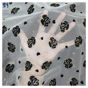 La última tela de tul llamativa, tela de malla flocada con flores rosas brillantes doradas y negras, tul de 5 yardas de alta calidad - Product Image 3