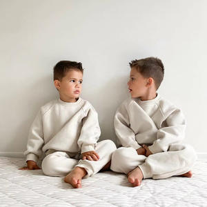 儿童秋冬纯色运动服长裤男童羊毛宽松圆领运动衫两件套 - Product Image 1