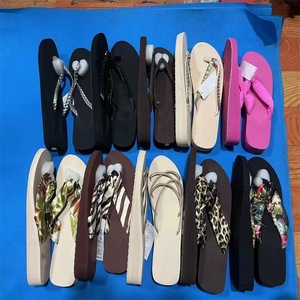 Tongs compensées à plateforme pour femmes, sandales plates antidérapantes pour l'extérieur et la plage, modèles variés, vente en gros - Product Image 2