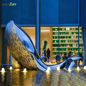 Escultura de ballena azul grande de acero inoxidable para jardín decorativo moderno al aire libre