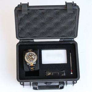 El Poderoso Encanto del Ojo de Tigre de Hierro. Su textura se asemeja a las rayas de un tigre de metal fluido. Reloj Mecánico para Hombre - Product Image 1