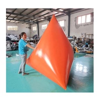 Bouées de natation gonflables en PVC personnalisées en forme de pyramide, capacité de 100 à 500 kg, pour parcs aquatiques extérieurs et utilisation sur la plage