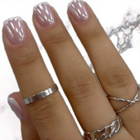 24 faux ongles carrés courts rose nude nacré à presser, avec French manucure classique blanche brillante, couvrance totale, réutilisables