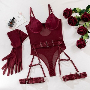 Ensemble de lingerie sexy transparente avec gants et jarretière 3 pièces pour femme, approvisionnement ODM, décoré de trous - Product Image 4
