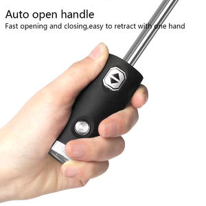 Paraguas con 3 pliegues para linterna automática, accesorio personalizado de alta calidad con mango de luz LED y raya reflectante, venta al por mayor - Product Image 5