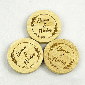 Abridor de botellas magnético redondo de madera personalizado, regalo de boda, regalos de boda para invitados. - Product Image 3